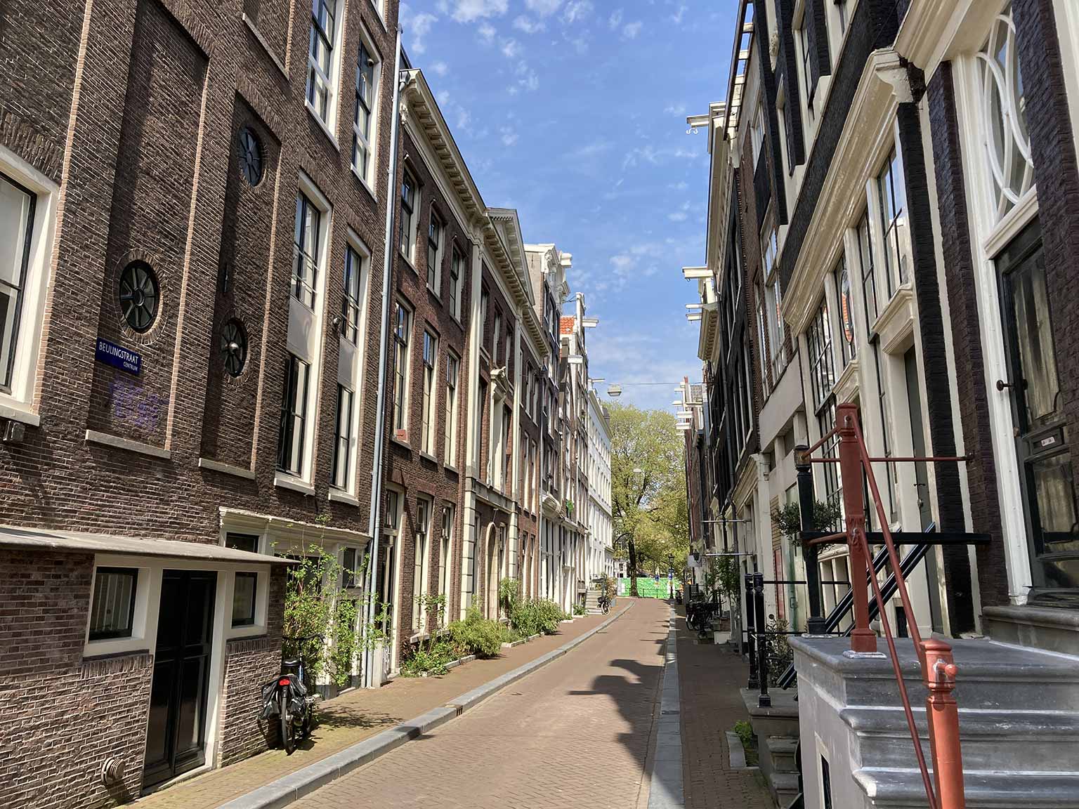 Beulingstraat, Amsterdam, seen from the Herengracht towards the Singel