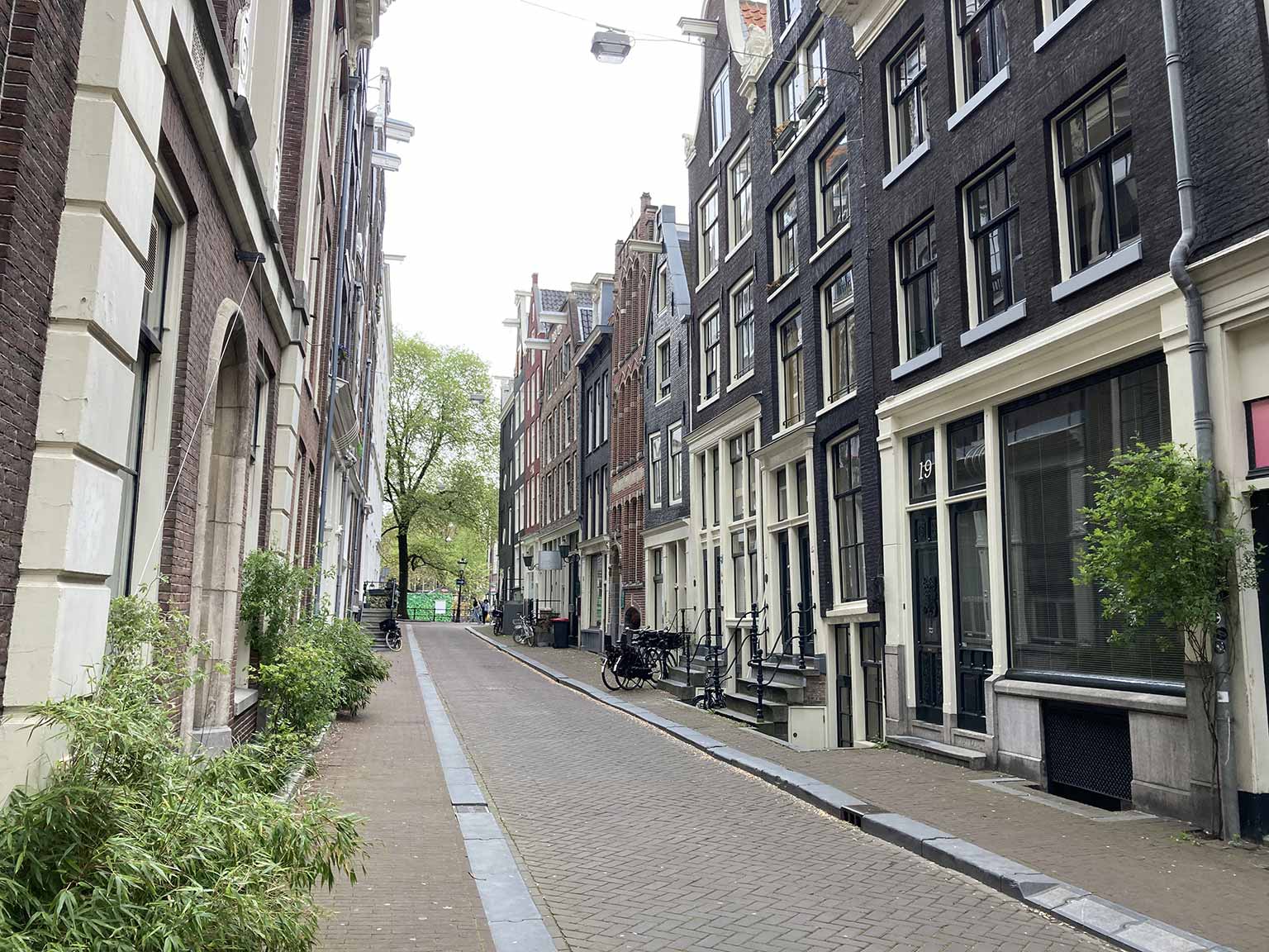 Beulingstraat, Amsterdam, gezien vanaf nummer 10 naar het Singel toe