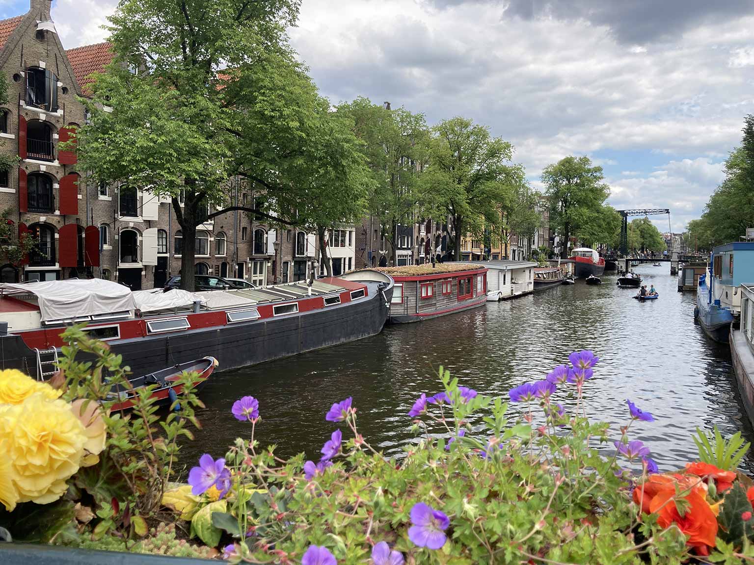 View along Brouwersgracht, Amsterdam, from Dommersbrug east towards Singel