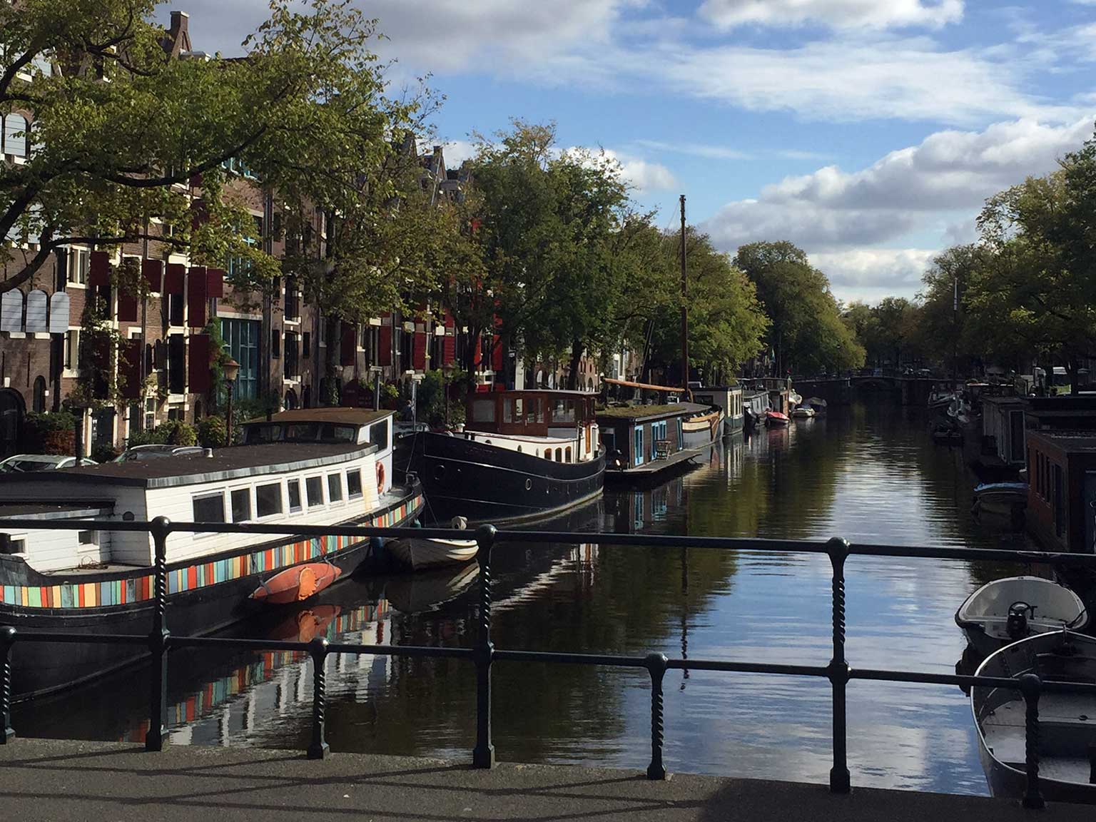 View east from Oranjebrug on Brouwersgracht, Amsterdam, looking towards Prinsengracht