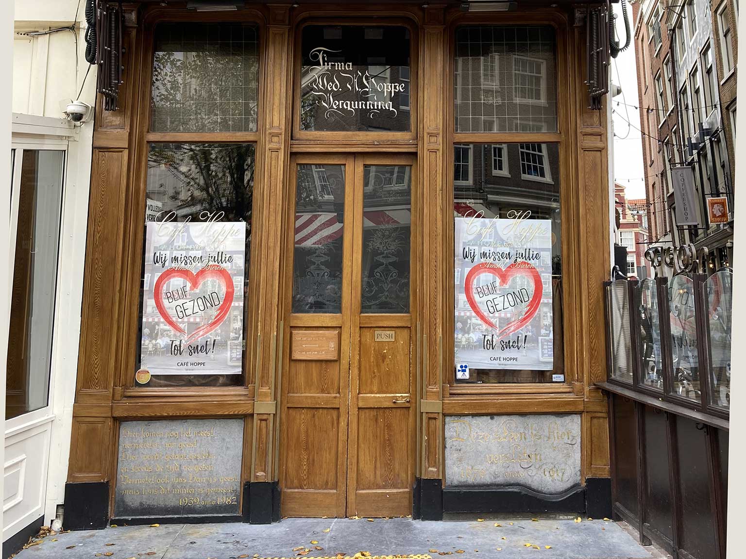 Café Hoppe, Amsterdam, closed during corona times in October 2020
