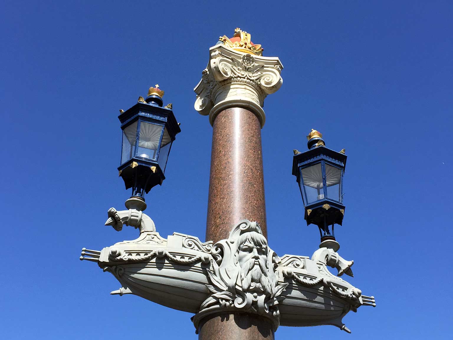 Maximilian I's crown on the Blauwbrug, Amsterdam