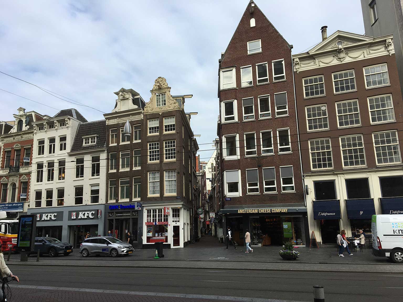 Zoutsteeg, Amsterdam, tussen Damrak en Nieuwendijk