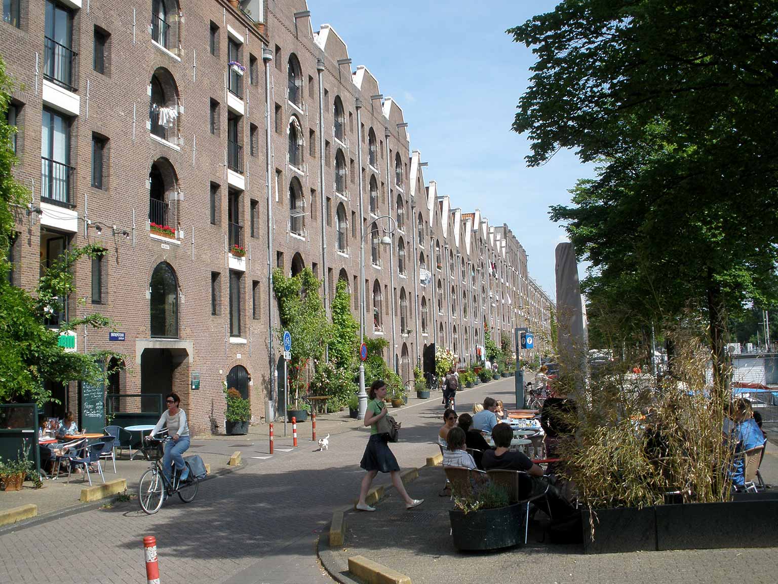 View along the warehouses on the Entrepotdok, Amsterdam, photo 3