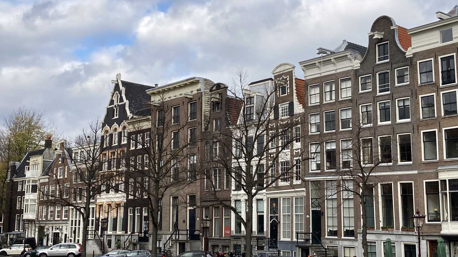Keizersgracht, Amsterdam, seen from Leidsestraat towards Leidsegracht