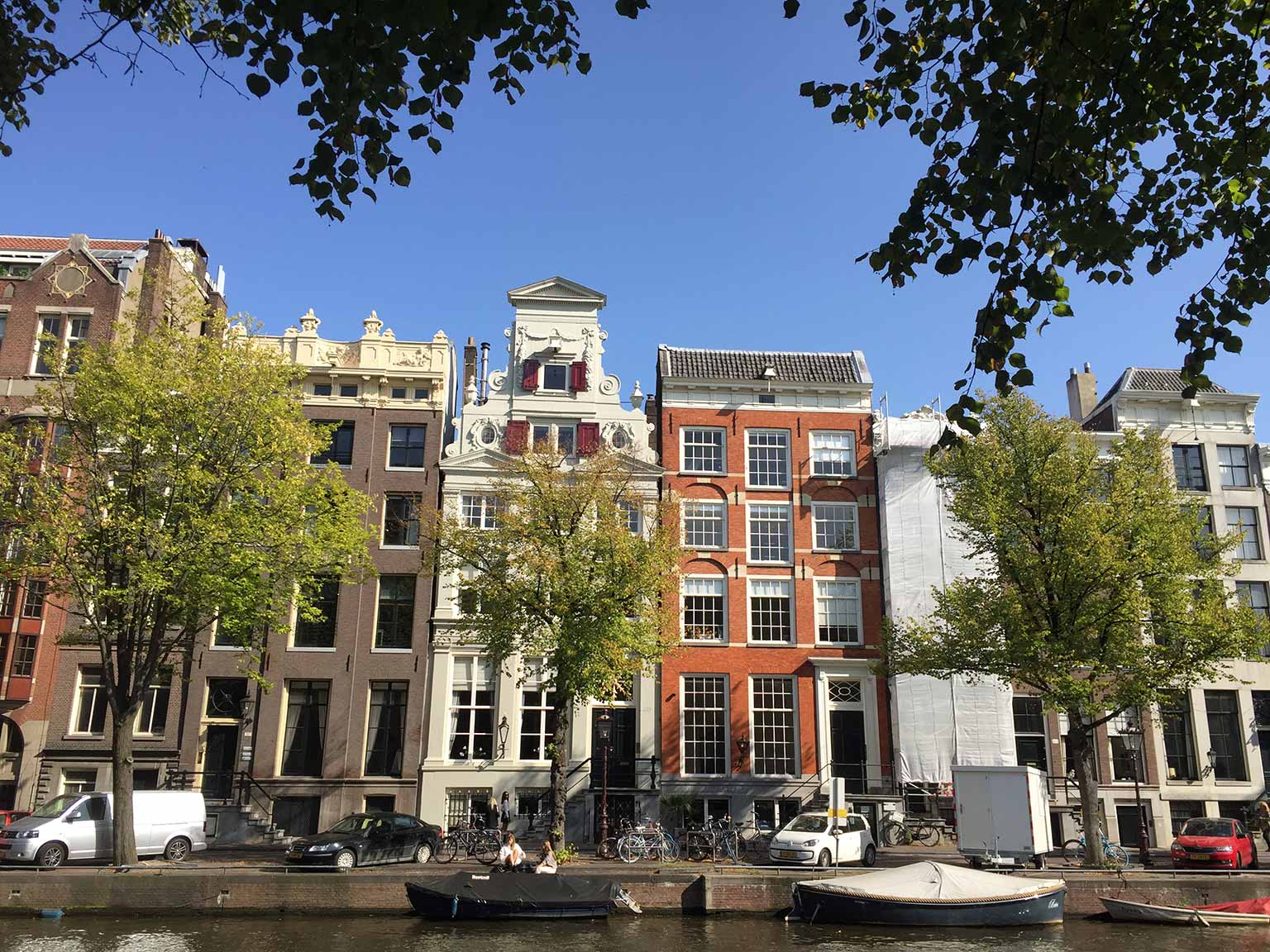 Gevels op de Keizersgracht, Amsterdam, ter hoogte van de nummers 317-321