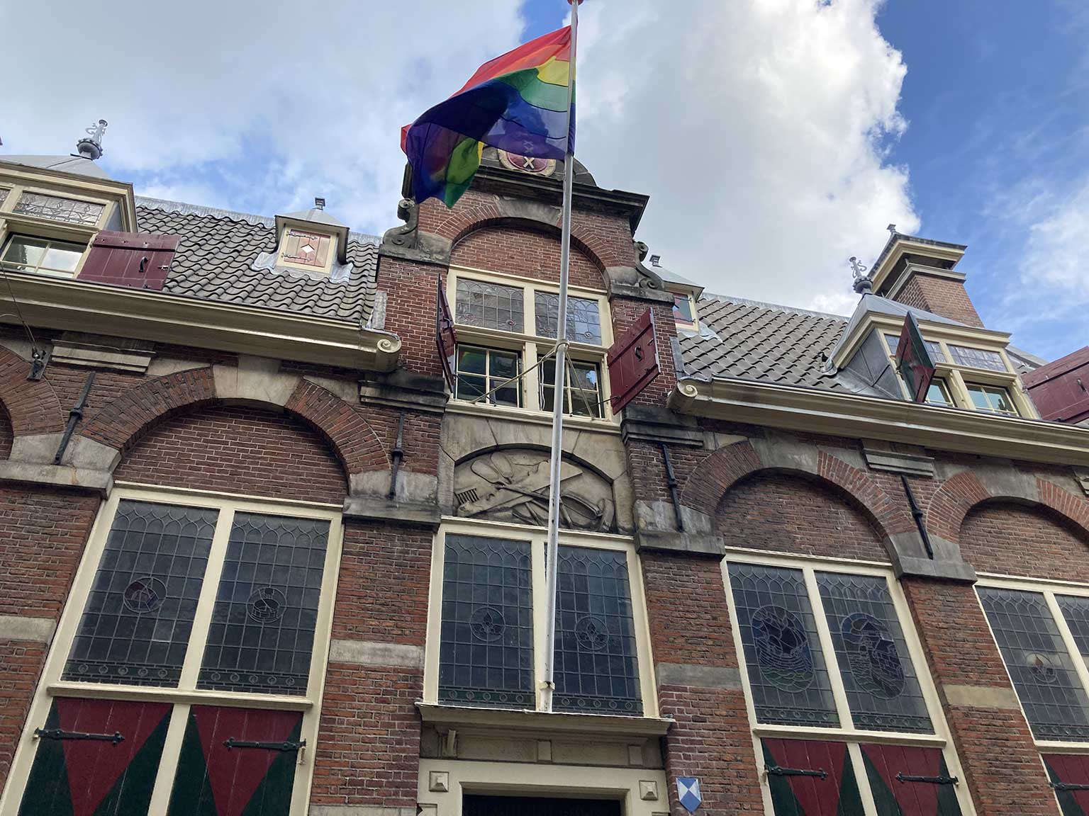 Top front of the Korenmetershuis, Amsterdam