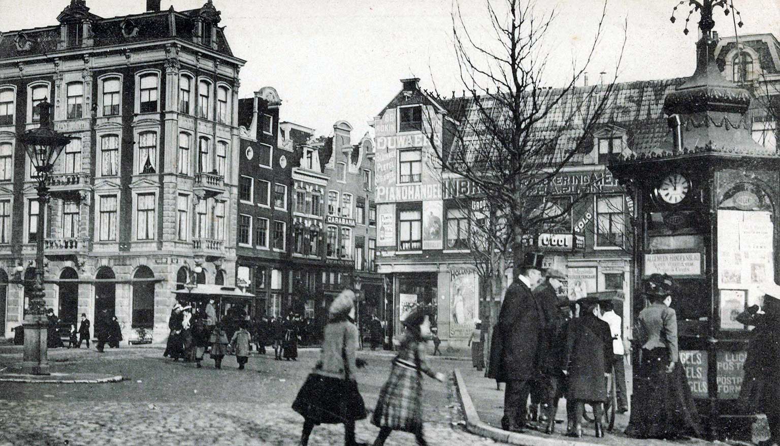 Leidseplein between 1890 and 1920, with newspaper stand