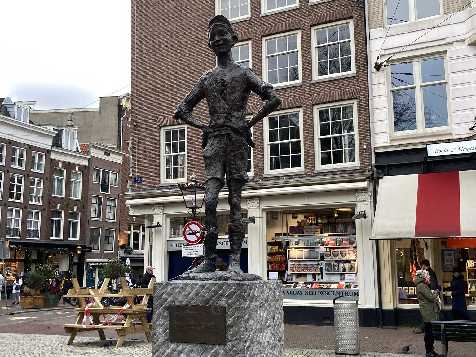 Statue Het Lieverdje on Spui square, Amsterdam