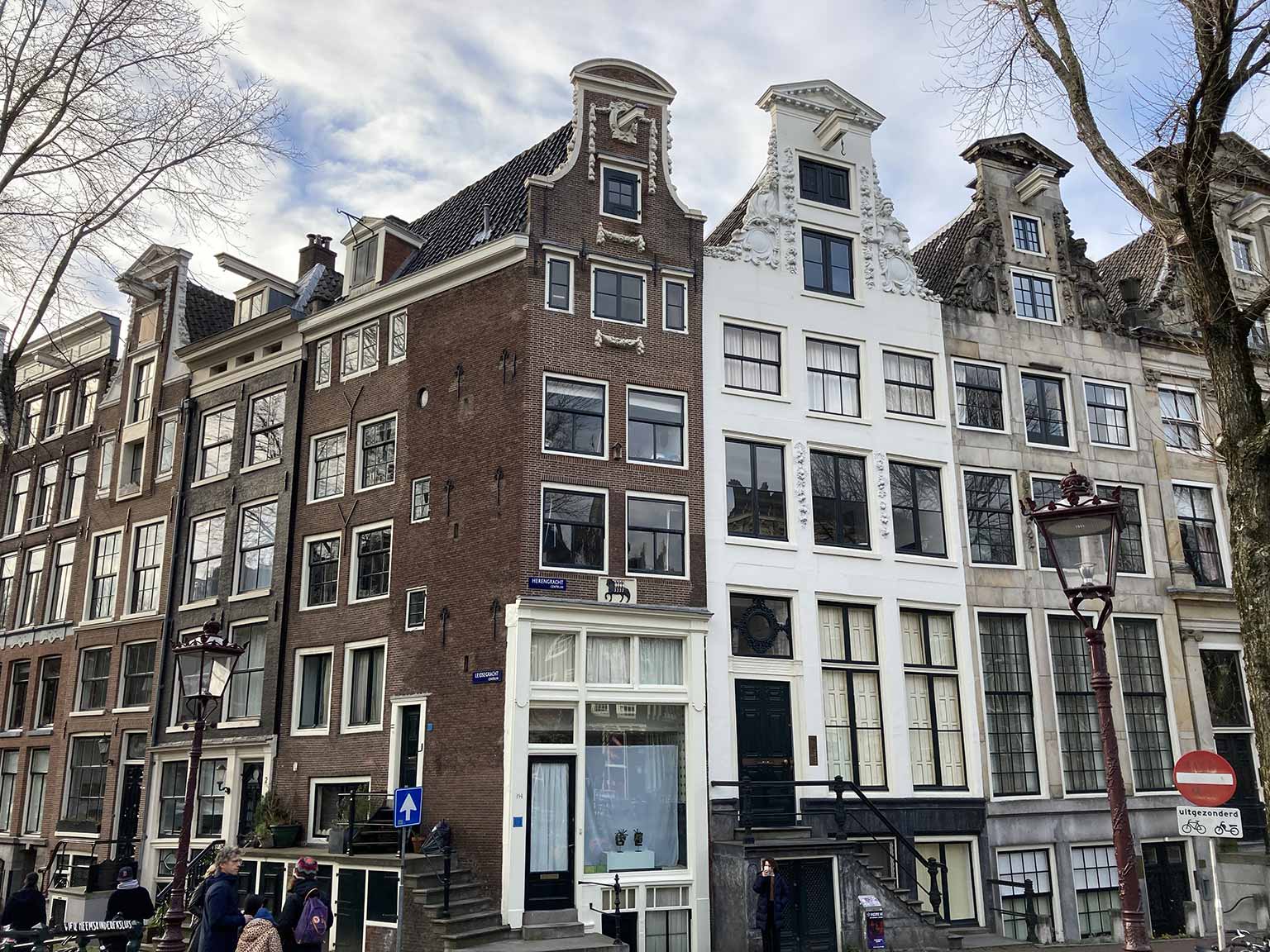 Herengracht hoek Leidsegracht, Amsterdam, gevelsteen met de Vier Heemskinderen