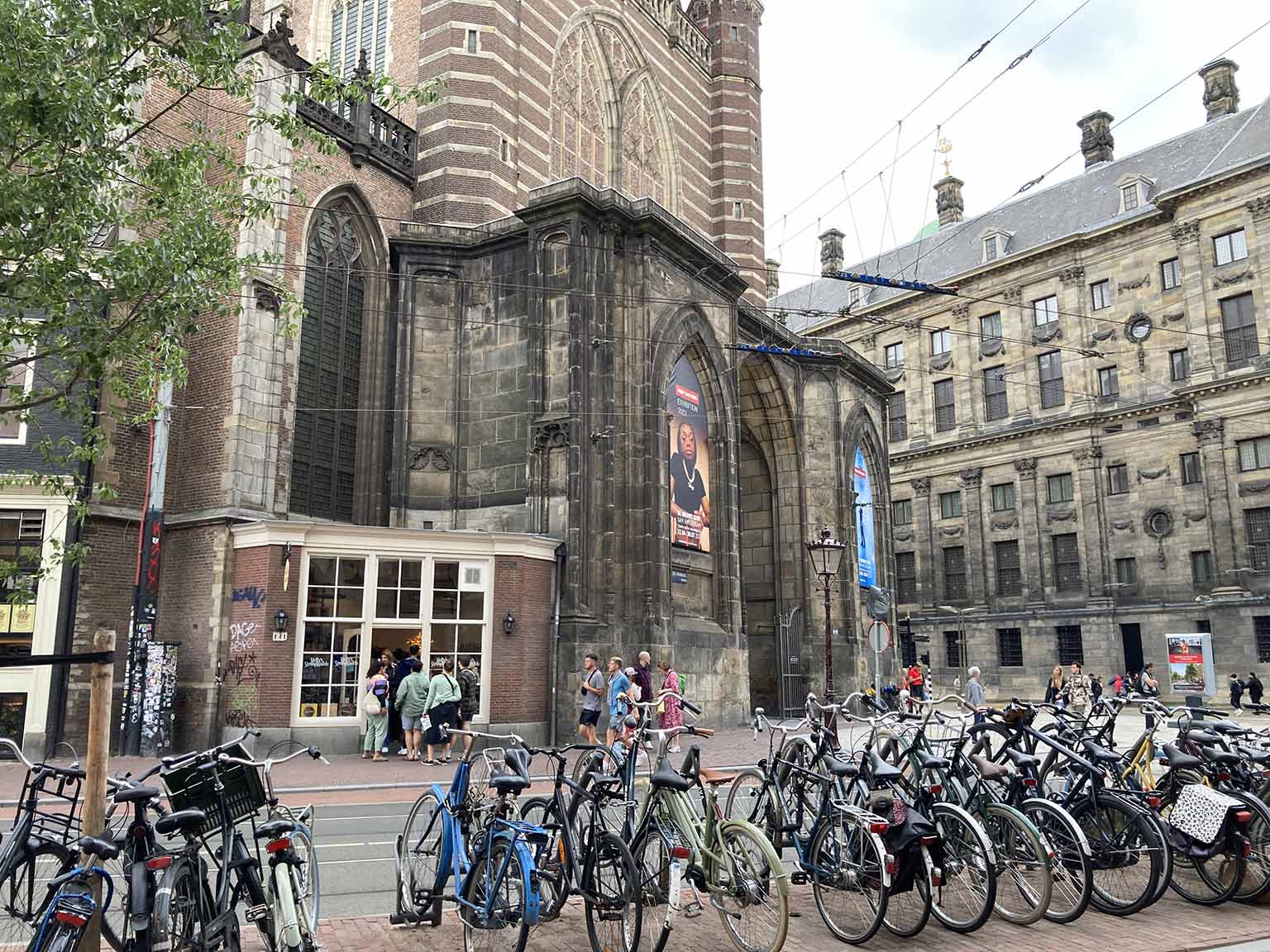 Ingang van de Nieuwe Kerk aan de Nieuwezijds Voorburgwal, Amsterdam