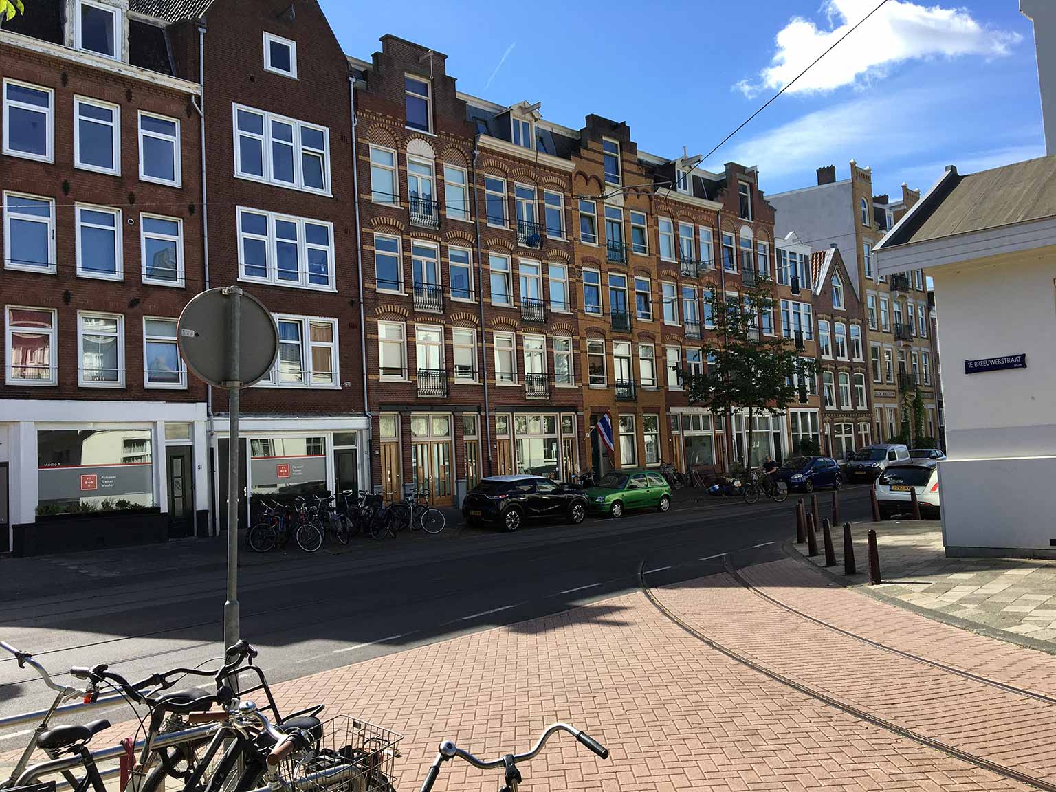 Planciusstraat, Amsterdam, gezien naar het zuidwesten vanuit de Eerste Breeuwersstraat