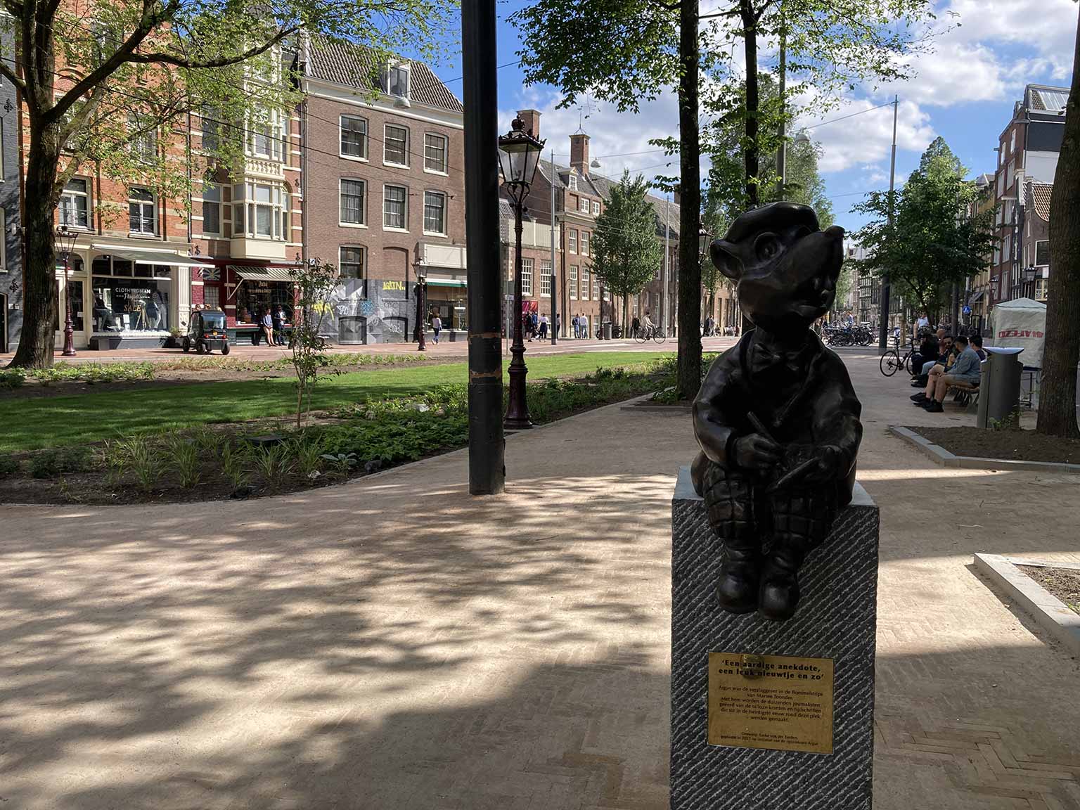 Postzegelmarkt, Amsterdam, with statue of comic strip reporter Argus