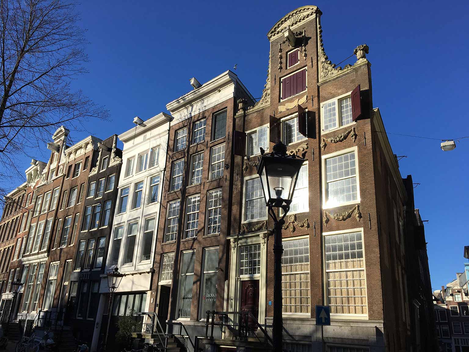 Postzegelmarkt, Amsterdam, on the right number 264 at the corner of Wijdesteeg
