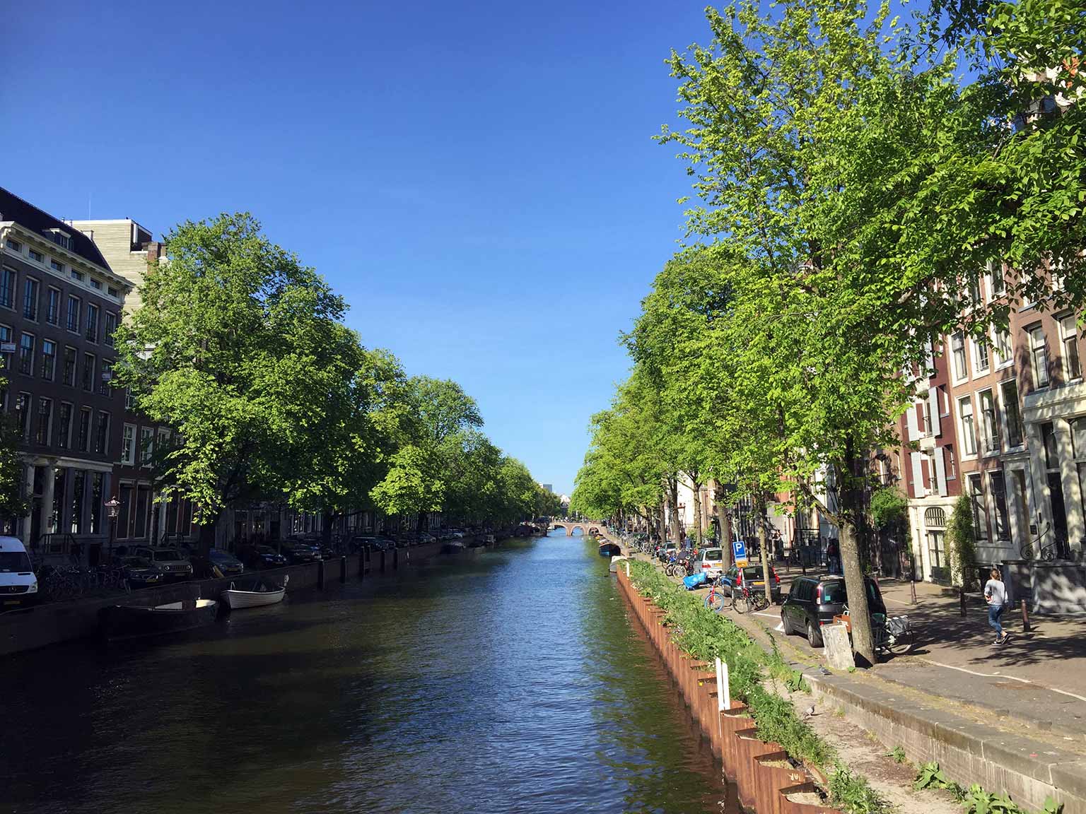 Herengracht, Amsterdam, met tijdelijke noodsteunwal en stalen damwanden (juni 2020)