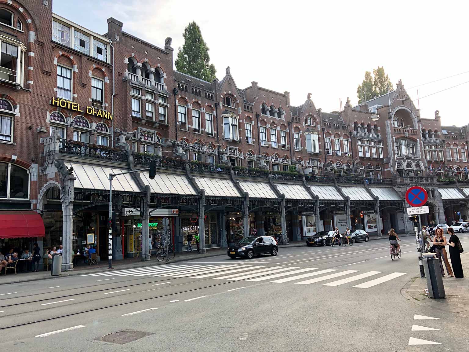 Shopping arcade on the southern side of the Raadhuisstraat, Amsterdam