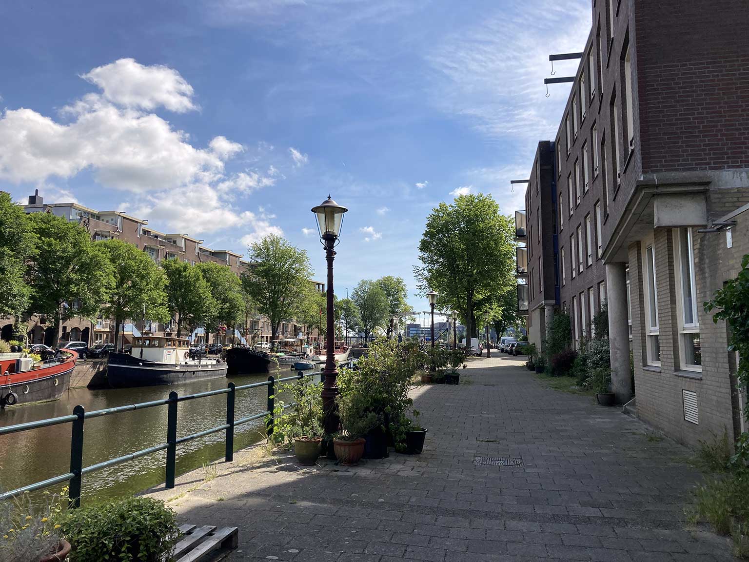 Zoutkeetsgracht, Amsterdam, kijkend naar de Petemayenbrug