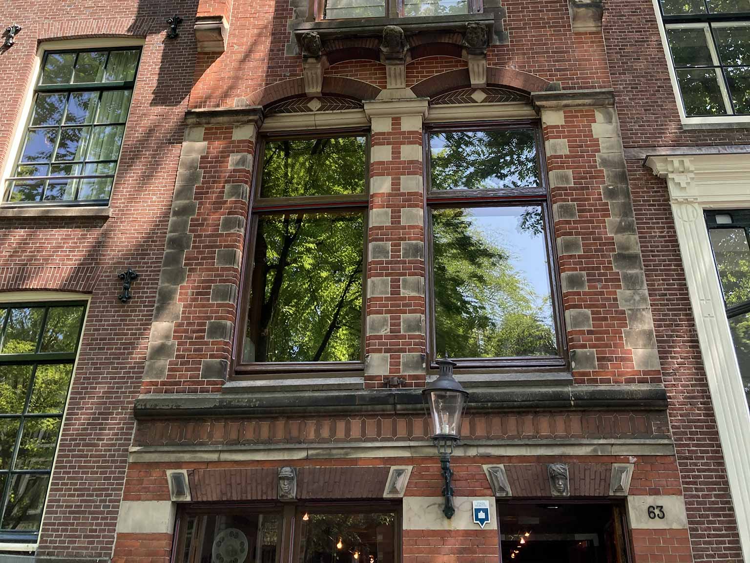 Details of the first floor front of Reguliergracht 63, Amsterdam