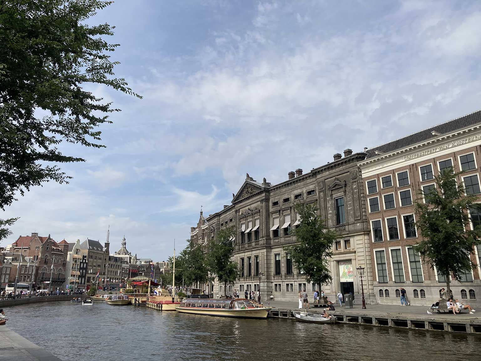 Looking north from Oude Turfmarkt 145, Amsterdam, in the direction of Dam square