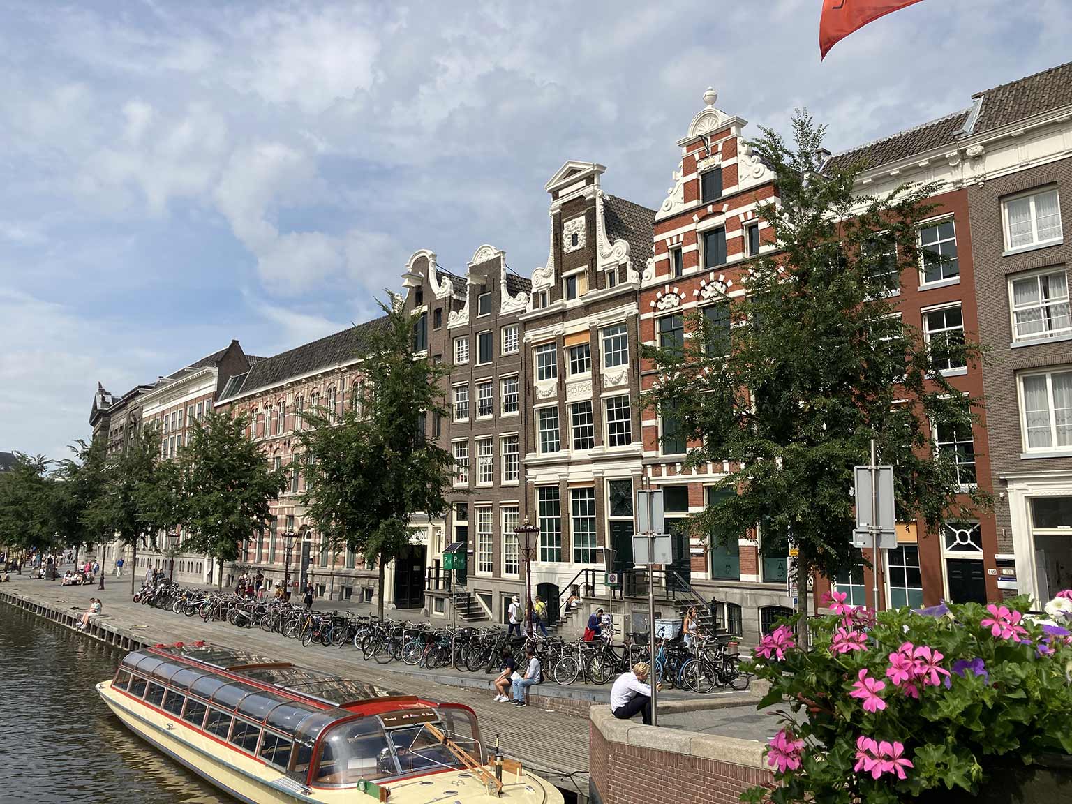 Oude Turfmarkt, Amsterdam, looking north from Doelensluis, with house by Philips Vingboons at number 145