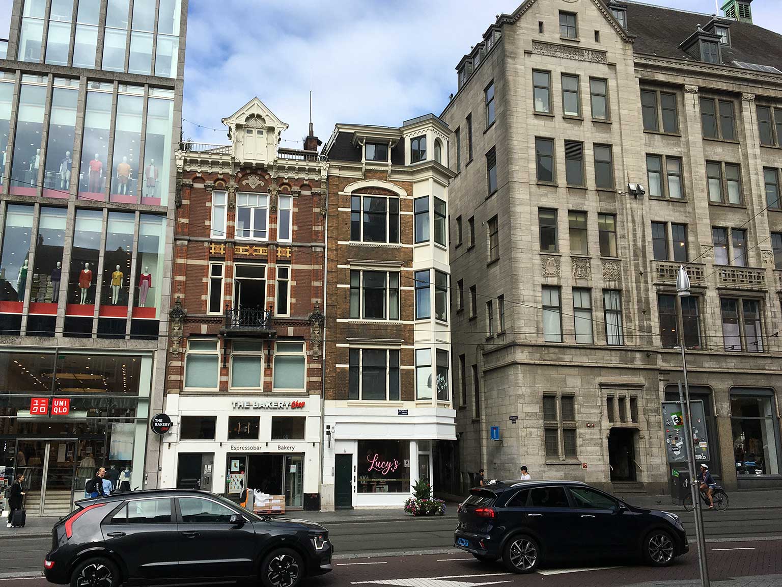 Van rechts naar links: Peek & Cloppenburg, Kromelleboogsteeg, Rokin 8, Rokin 10, Amsterdam
