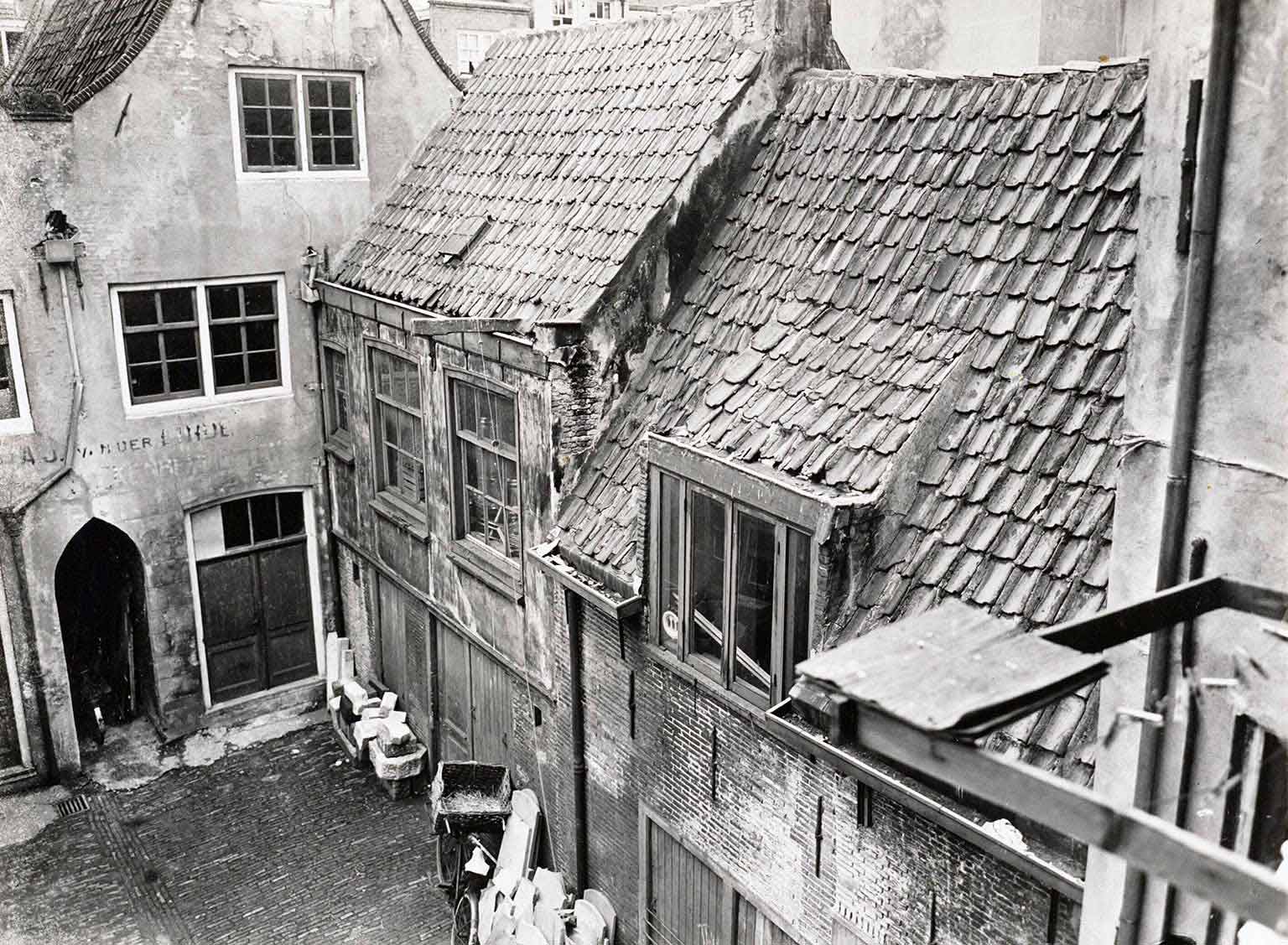 Rozengang (Roses Alley), Amsterdam, around 1940, between Rozengracht 39 and 47 