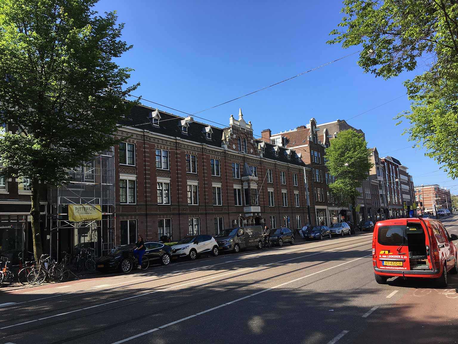 Rozengracht, Amsterdam, gezien naar de Singelgracht, links het Rozenhofje