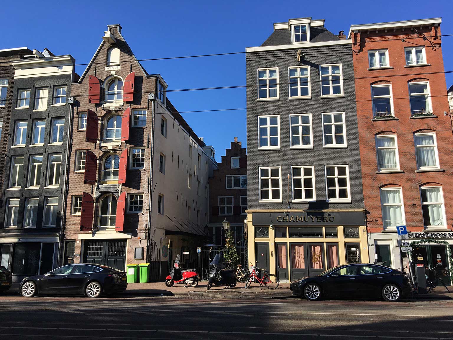 Huis en binnenplaats op Rozengracht 106, Amsterdam, vroeger de Bols Taveerne