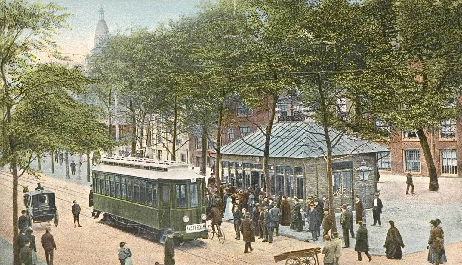 Spui met elektrische tram De Kikker tussen Amsterdam en Haarlem, 1905