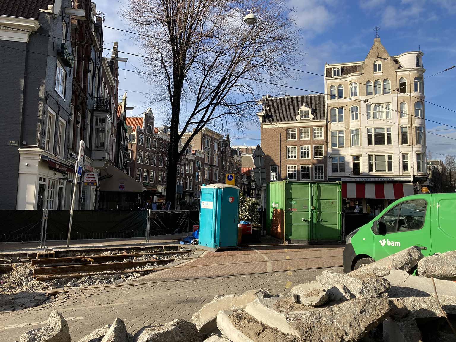 Spui seen towards the Spuistraat, tram track maintenance (February 2021)