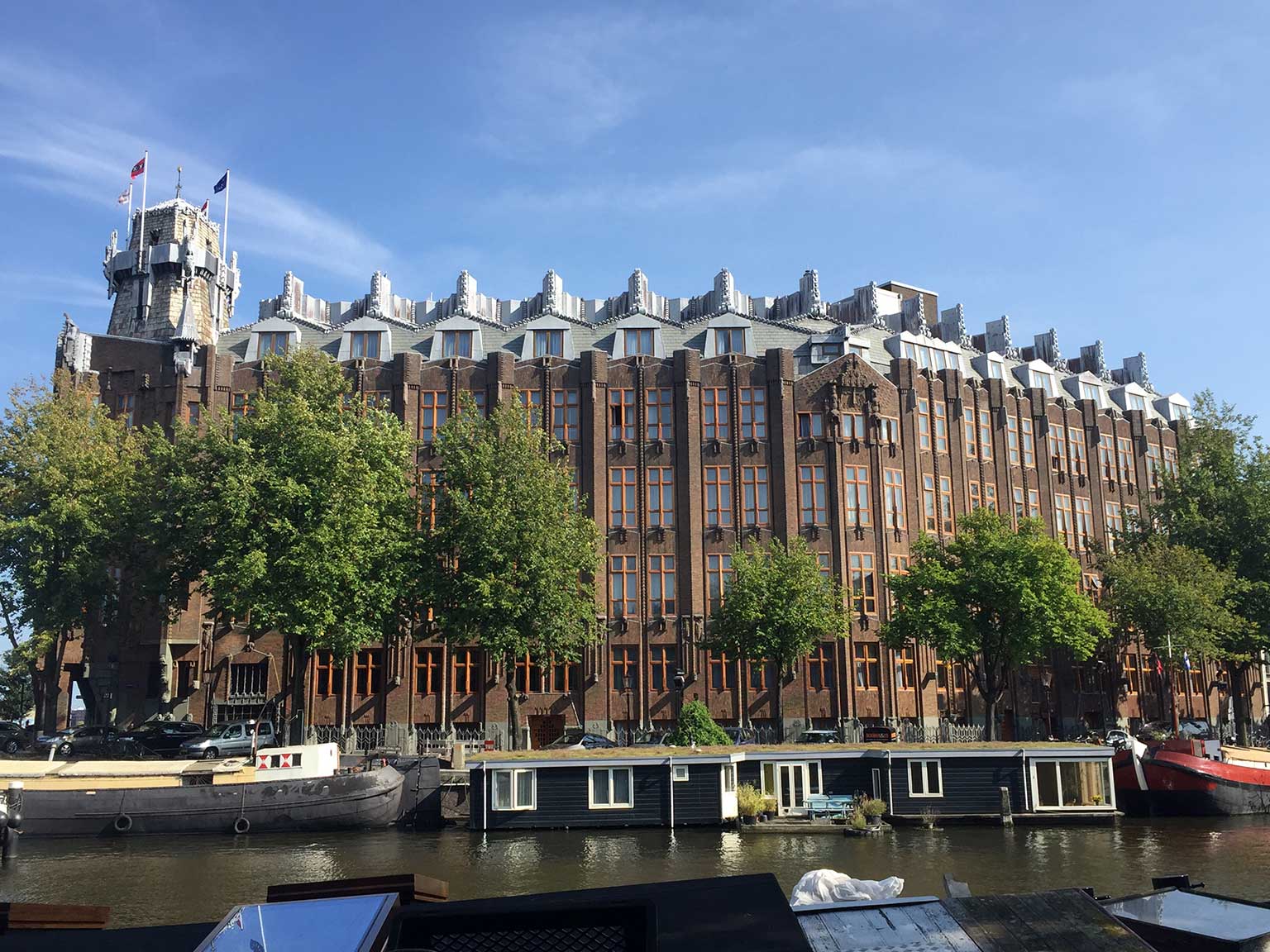 Scheepvaarthuis (Hotel Amrâth), Amsterdam, on the Binnenkant side, seen from Kromme Waal