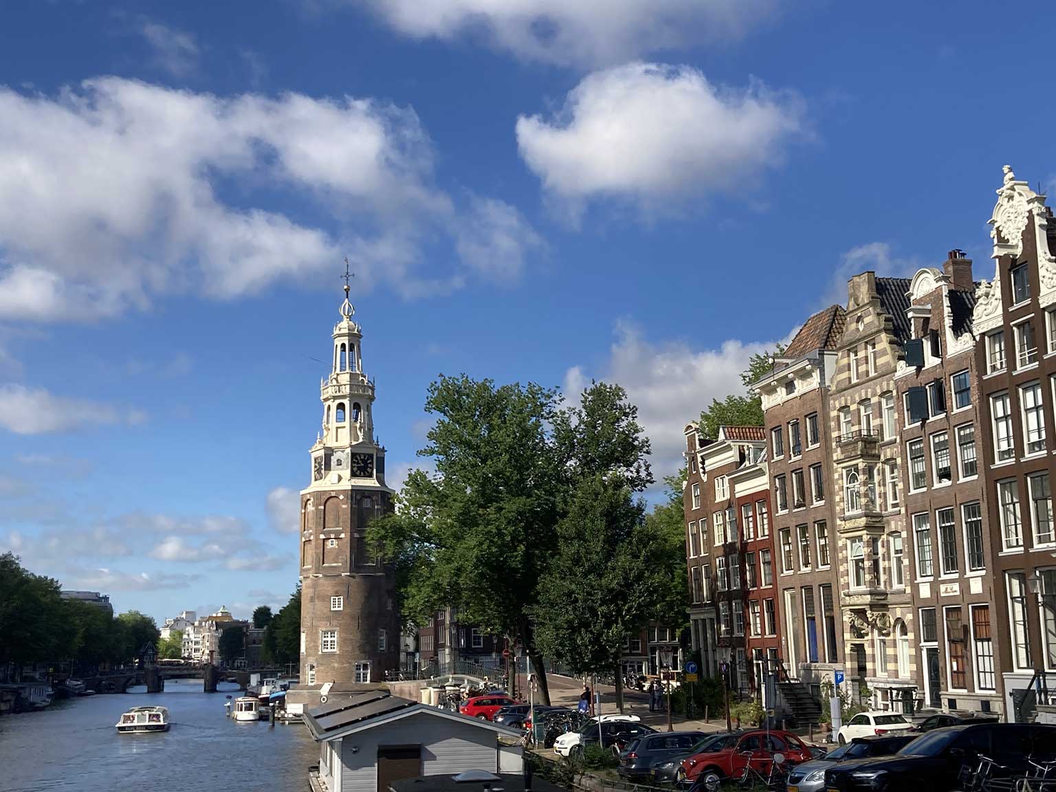 Oudeschans and Montelbaanstoren, Amsterdam, seen from Kikkerbilsluis bridge