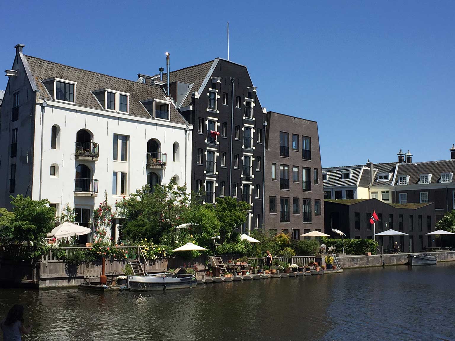 Gezicht vanaf Prinseneiland, kijkend naar Realeneiland, Amsterdam