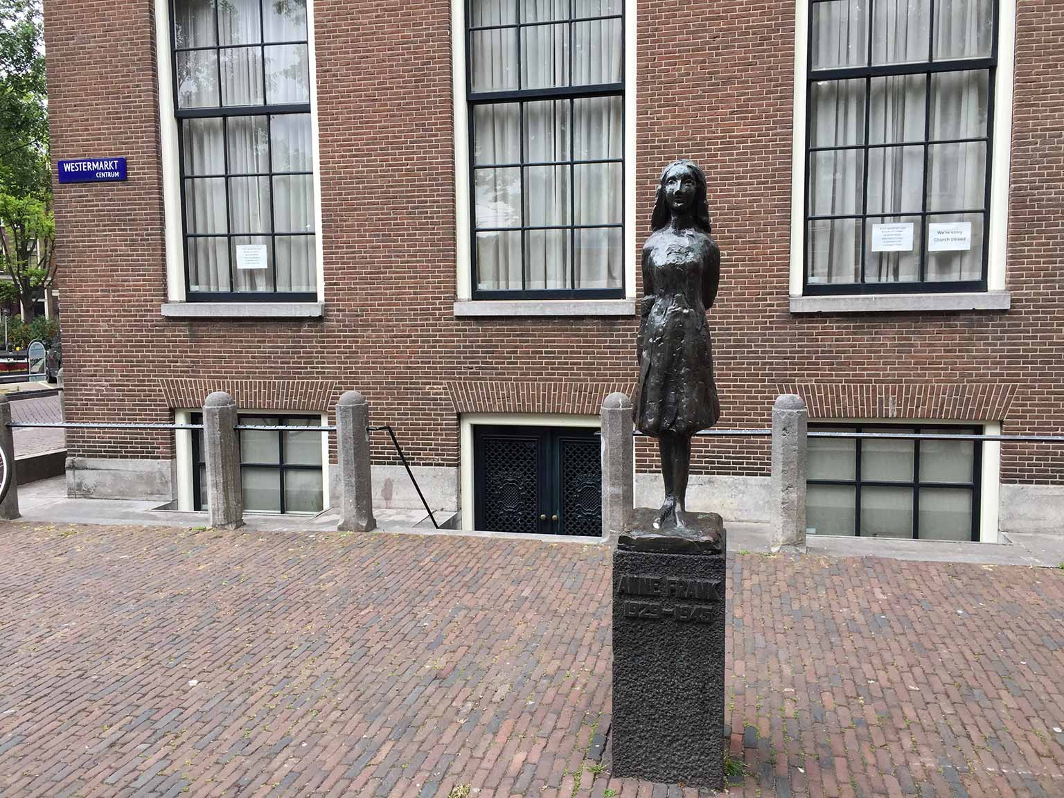 Statue of Anne Frank on Westermarkt, Amsterdam