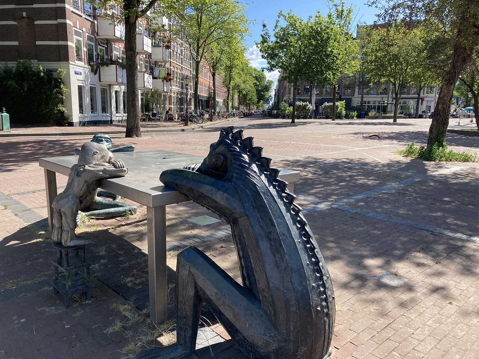 Kunstwerk Aptentafel van Merijn Bolink op het Zoutkeetsplein, Amsterdam
