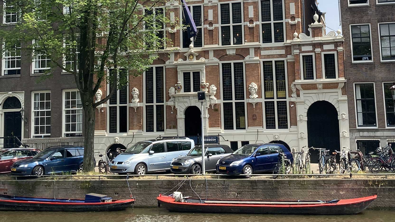 Huis met de Hoofden, Amsterdam